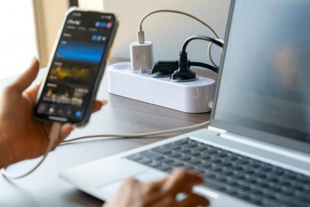 Älypistorasia Shelly Shelly Power Strip Gen4 White
