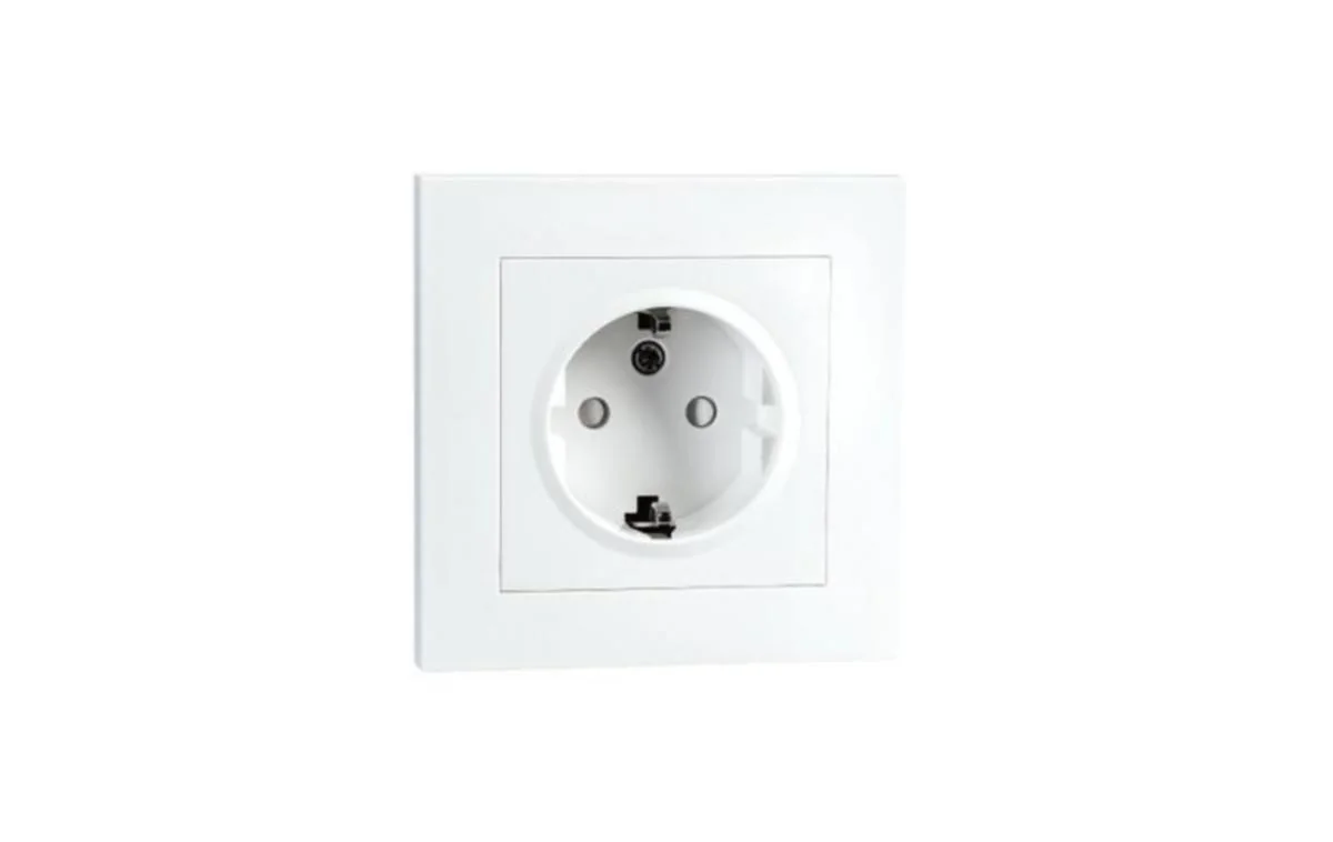 Pistorasia Install 1S/16A/Ip21 Ukj 0X Val