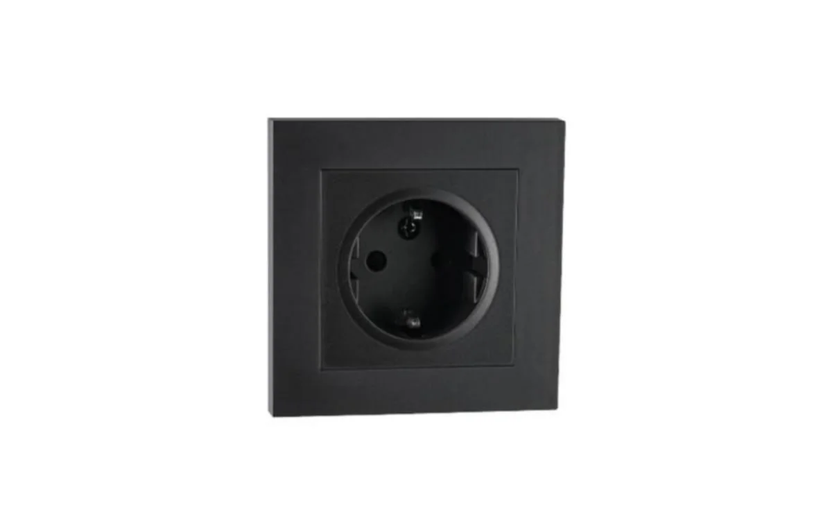 Pistorasia Install 1S/16A/Ip21 Ukj 0X Mus