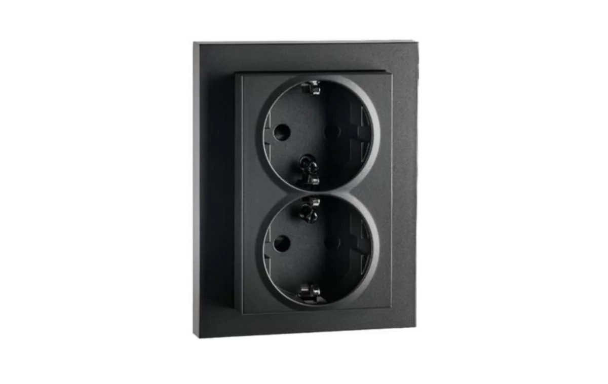 Pistorasia Install 2S/16A/Ip21Ukj 1 Mus