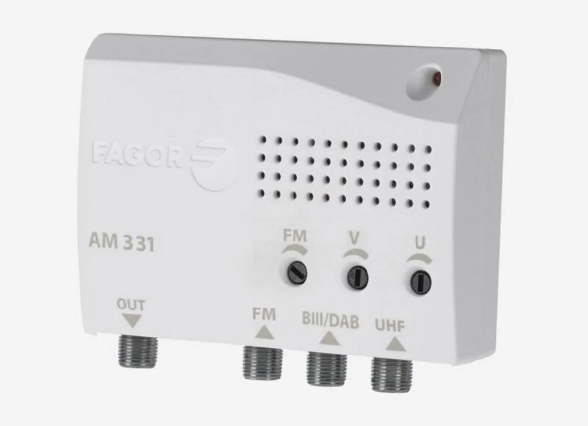 Pientalovahvistin La-Ant 3 In 1 Out, Fm-Vhf-Uhf Lte700